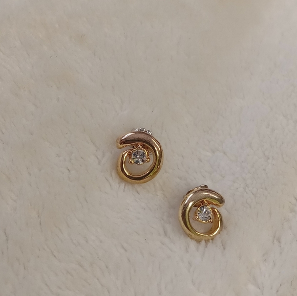 4 for $10 VTG Gold Tone White Rhinesone Swirl Post Earrings - Picture 2 of 5